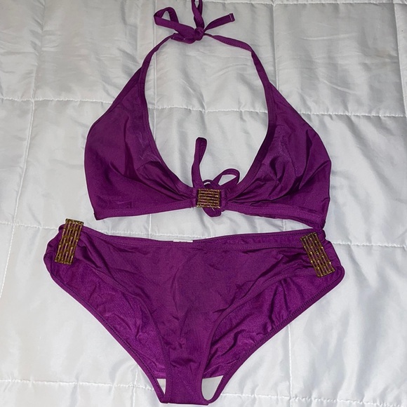 Trina Turk Other - D cup TRINA TURK hipster nvr worn in chlorine worn 4 hrs $30 firm paid $150